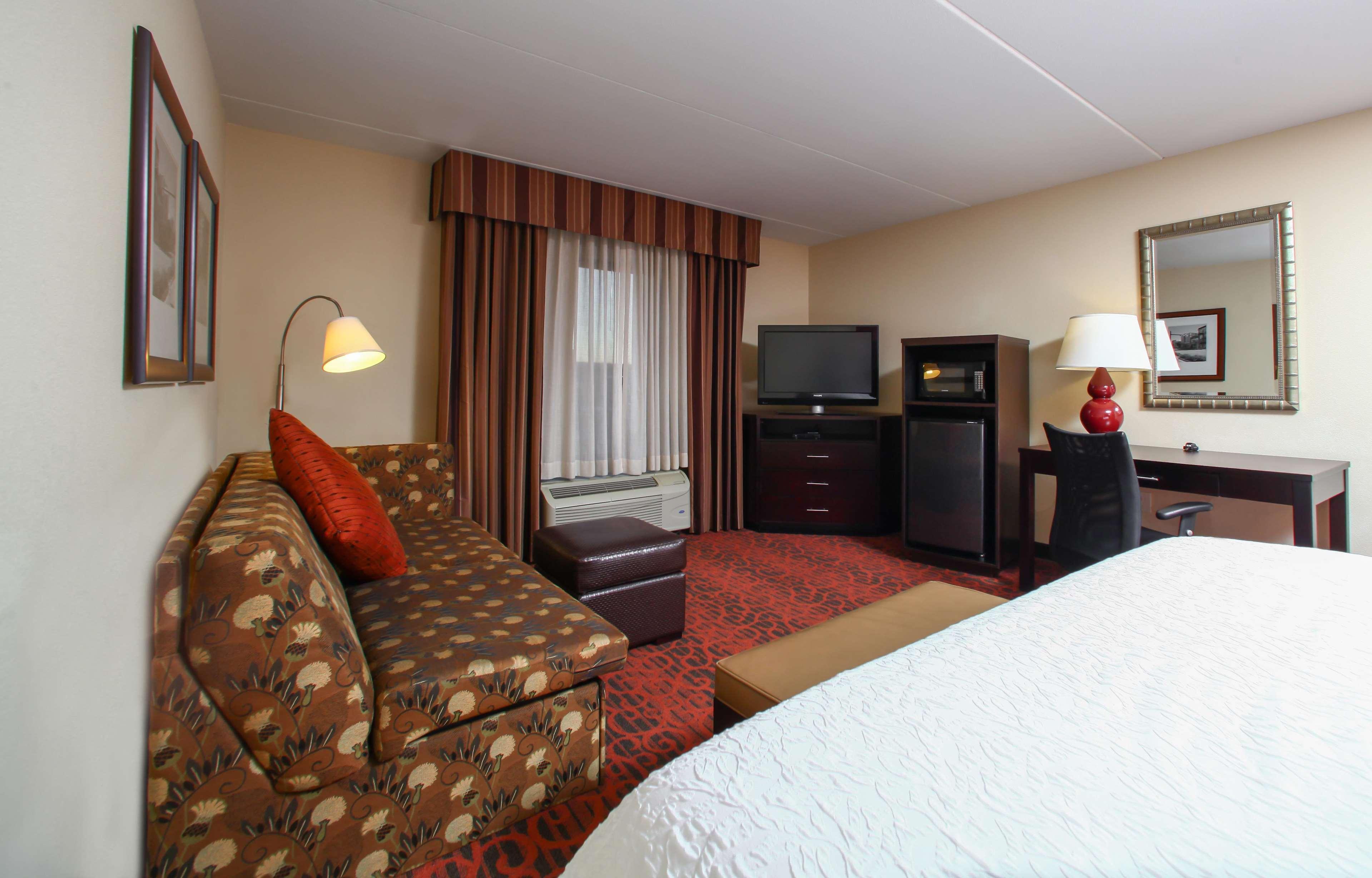 Hampton Inn Atlanta-Canton Exteriör bild