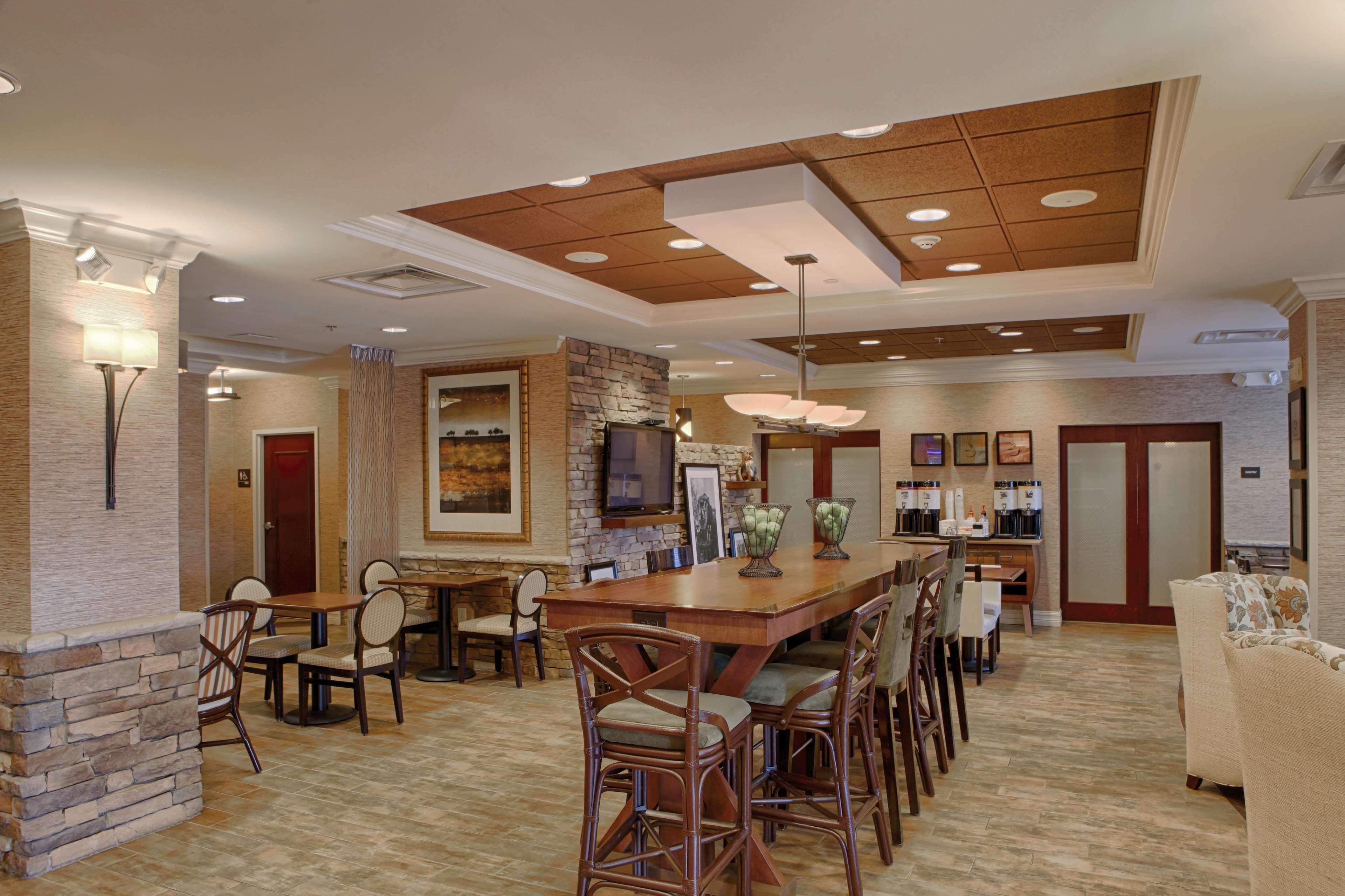 Hampton Inn Atlanta-Canton Exteriör bild
