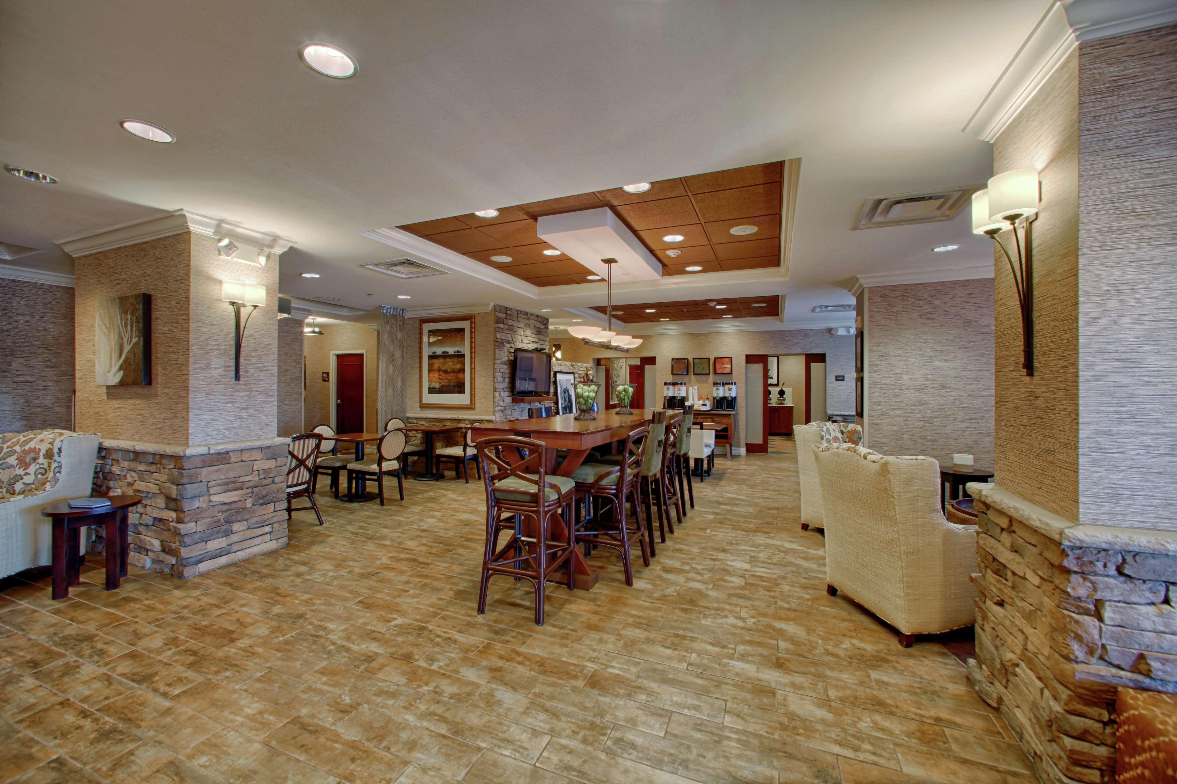 Hampton Inn Atlanta-Canton Exteriör bild
