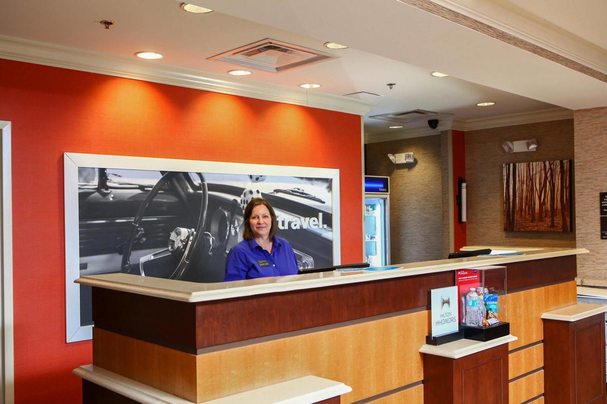 Hampton Inn Atlanta-Canton Exteriör bild